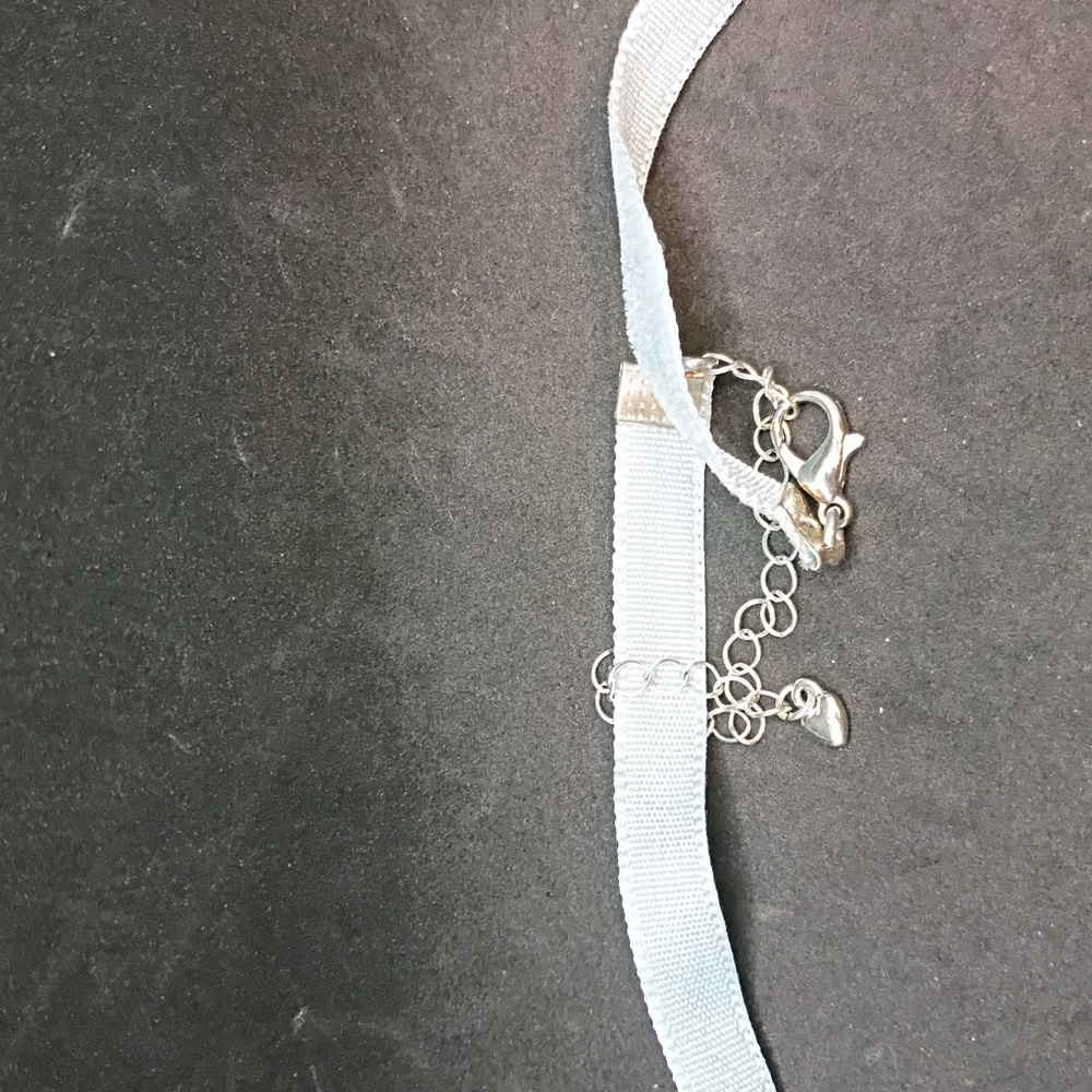 Elegant Silver and Purple Pendant Necklace - Picture 3 of 3